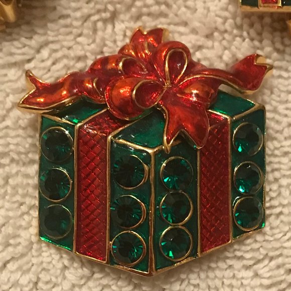 CHRISTMAS Set of F.L. Gift Box Clip Earrings + Pin - Picture 5 of 7